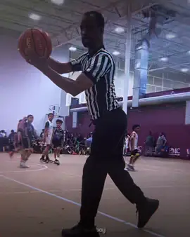 “just doin my job” head ahh @Tyrone #ref #tyronejohnson #omar #omartheref #basketball #refcatchesbasketball #ae 
