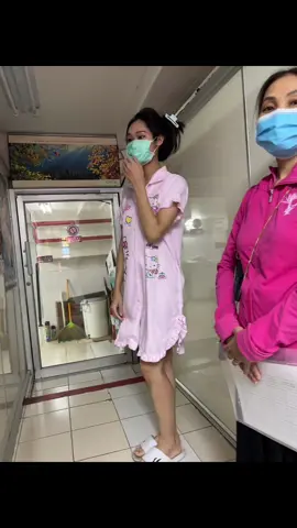Được mẹ dẫn đi ký tên làm con gái. Thay đổi tánh tình thành công rồi e nhé.🥹#teamthuyloanbuibaothy #buibaothy #transhouse #thaydoitanhtinh #bangkok 