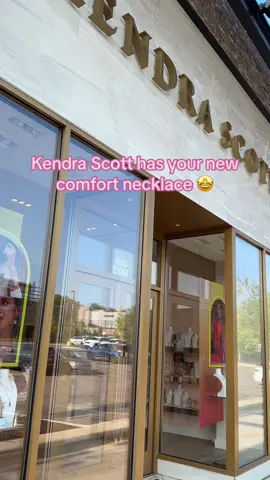 so cute 🥹 #kendrascott #kendrascottjewelry #kendrascottnecklace #comfortnecklace #initialnecklace #goldjewelry #kendrascotthaul #gold 