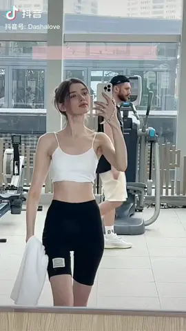 Một số động tác giãn cơ nhẹ nhàng sau khi tập nặng cho mọi người tham khảo nè ❤️❤️ #gym #tapluyen #workoutroutine #theduc #douyin抖音 #viralvideo #xuhuong 