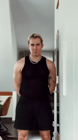 exercise my walk for #gntm #gntm2024bewerbung if they will take me?! #catwalk #fashiontiktok #topmodel #germanysnexttopmodel #malemodel #bewerbung #foryou #foryoupage #viralvideo #viraltiktok #fyp 