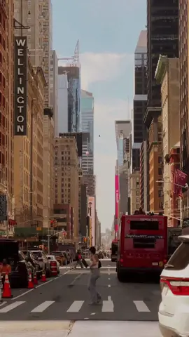 how many of these classic manhattan architectural vistas have you experienced? 📸🌇🎞️✨ shot on iphone 14 pro max 4k at 30fps new york city #ethanbarberco #newyorkcitylife #newyorkphotographer #nycgo