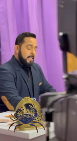 Predicciones Viernes 04 de Agosto compartiendo los signos del zodiaco con toda mi #familiaenergetica disfruta las predicciones por la pantalla de Canal i y en mi canal en Youtube El Mensajero De Los Arcanos con Edwyn Barrios nuestras #predicciones en El Mensajero De Los Arcanos #signos #ruedazodiacal #astros #tvhost #aries #tauro #geminis #cancer #leo #virgo #libra #escorpio #sagitario #capricornio #acuario #piscis #chile  #RepúblicaDominicana #argentina #tv ... #horoscopos #astrologia #astrologo #prediccionesdiarias #astrologiapsicologica #graciasgraciasgracias bendiciones Familia Energética. 👇dejame tu comentario👇
