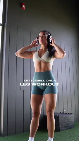 QUICK KETTLEBELL ONLY LEG DAY  —> follow STRONGWITH_SARUHHH on IG for more 🫶🏼 #kettlebell #kettlebellworkout #kettlebellonlyworkout #legday #legworkout #glutesandhammies #stronggirls #gymgirls #gymgirl #fitnessmotivation #gymmotivation #fitspo #gymworkout #workoutroutine #strengthtraining #f1tiktok #legworkout 