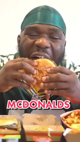 Replying to @Stratos.vgn IF IT AINT MESSY, I DONT WANT IT 🤷🏾‍♂️ #mcdonaldshacks #mcdonalds #asmr #mukbang #foodtiktok #viral #mukbangeatingshow #asmrvideo #delicious #fyp #messyfood #happy #chicken #burgers #fyp #fypシ #bigbites 