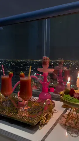 وصفهـا قائلا : هـادئة گأن لا شأن لهـا بگل مايفعله البشر 🤍  #روقان 