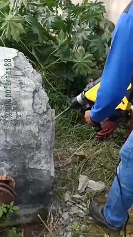 Martelete Rompedor Demolidor Furadeira Impacto Profissional O Martelo Rompedor NAKASAKI conta com um eficiente motor com controle eletrônico para produtividade em rompimentos contínuos; - Possui sistema anti-vibração para uma operação mais segura; - A NK1306 da NAKASAKI é ideal para rompimento contínuo em concreto usinado, alvenaria e remoção de revestimentos em paredes. Saiba mais, link na Bio😍 Curte, comente eu quero, lhe mando o link❤ #martelete #furadeiraimpactomakita #marteletedewalt #marteletes #achadosshopee #shopee #foryou #tiktok #trending #trend #fyp #pai
