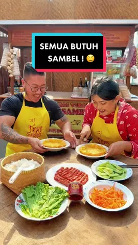 Replying to @vinaputrianjelina Makan tanpa sambel, ibarat hidup ngga berwarna. HAMPA 🥹🔥 #fyp #eatsambel #masyangun #sambel #enak #jajanakhirbulan #FestivalMakananMinuman #FUNtasticPayday