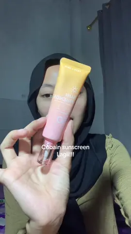Cobainnnn sunscreen lagiii🤪 #truetoskin 