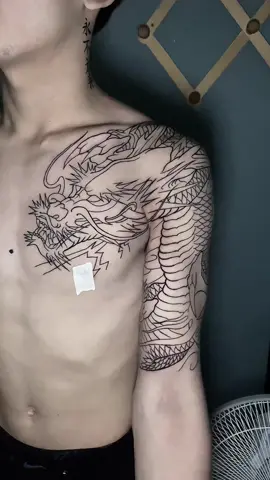 Rồng vắt vai cho e zai tuổi rồng #korea #datmatattoo #koreatattoo #daegutattoo #gumitattoo #xuhuong #xuhuong2023 #izerumitattoo 