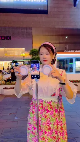 Gậy selfie đẹp ở đây #tapchupanhdep #xuhuong #taptanhchupanh #selfie #chupanhdep #chuphinhdep #gayselfies 