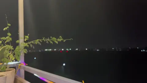 Đôi khi chẳng mơ ước giàu sang. Chi mong lúc khó khăn có người ở bên cạnh ☹️☹️