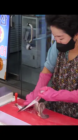 연예인들도 자주오는 그 집! 해운대에서 가장 유명한 곰장어집 #shorts / Hagfish / Korean street food #한국길거리음식 #꼼장어 #곰장어 #먹거리 #길거리음식 #부산맛집 #꼼장어맛집 #곰장어맛집 #해운대맛집 #먹장어 #먹장어맛집 #꼼장어맛집 #해운대 #streetfood #busan #korea #koreafood #Hagfish #haeundae #Foodie #FoodLover #foodbeast #instafood #foodgram #foodlove #foodphoto #푸드챌린지 #푸드챌런지 #틱톡푸드크리에이터 #틱톡푸드디스플레이 #틱톡푸드먹방 #틱톡푸드챌린지 #틱톡푸드투게더 #tiktokfood #tiktokfoodvideo #foodtiktok  #shortsvideo