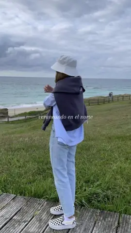 Inspo outfits si veraneas en el norte🌊 #spain #norte #outfitideas #outfitinspo #elnorte #galicia #asturias #cantabria #chicoutfit #trending #españa #fashiontiktok 