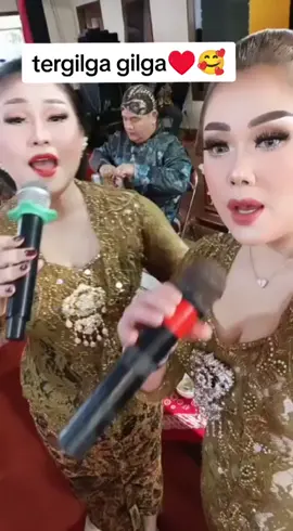 up lagi nihhh#nemu#gilga #viral #fypシ #fyp #campursari #sinden #seniman #music 