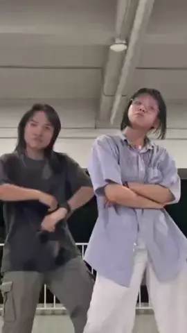 hơi mạnh ai nhảy tí nhưng zui là đc =))  #dancing #fstylecrew #vuinhon #daily #dance 