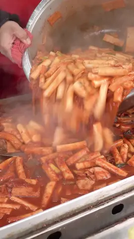 초대형 떡볶이 #틱톡푸드 #koreanstreetfood #streetfood #koreanfood #틱톡푸드크리에이터 #tiktokfood #파트너크리에이터 #떡볶이 #tteokbokki #tteokbokkirecipe #tteokbokkimukbang 