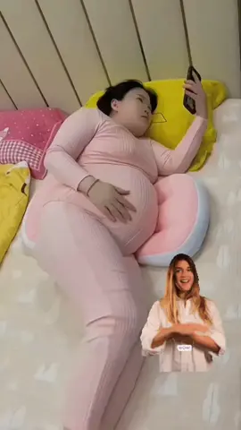 Pregnant waist pillow recommendation #pregnantpillow #ushapepillow #waistpillow #pregnantpillowasisstmaternity #maternitypillow #maternitypillowmurah #bantalmengandung #bantalmengandungmurah #pillow #bantal #momproducts #preggymom #pregnantmom 