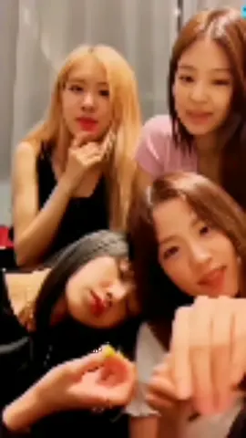 #blackpink sing Banana song by Minions.. #blinkjjjrl7 