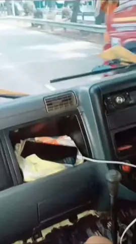 #soperdilawan🤙🤙 #sopermeteranlintaskecamatan #halohatres #truckmboisindonesia #fyp  pokok gelem obah insya Allah Gusti ngijabah🤲