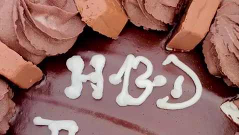 #CapCut @~RØWDŶ-KIÑG- 005🔥. #haappy #birthday #usuru #miss u da ##instagram #vavuniyapodiyan 