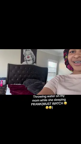 MUST WATCH 🤣🤣#fyp #blowthisup #prankwar #viraltiktok #youtube #mustwatch #foryoupage #pranks #content 