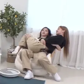 #ryeji these days 🫣 #itzy #ryujin #yeji #shinryujin #hwangyeji #ryejiedit #ryejiau gay moments 