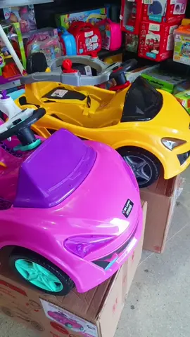 Carro Infantil Passeio e Pedal Mc-Laram - Maral Lindo carro de passeio com pedal para seus pimpolhos desfilarem lindos pelos parques da cidade. Faixa etária sugerida: de 12 meses até 3 anos Peso máximo permitido: 30kg  Entregamos em domicílio em Goiânia e Aparecida de Goiânia sem cobrança de taxa de entrega. Parcelamos no cartão de crédito.  WhatsApp: (62) 98409-2609  Instagram: @aquarelatoys.gyn #residencialflorida #kids #granvillegoiania #brinquedosgoiania #goianiatiktok #garavelo♥️ #aparecidadegoiania #buritishopping #goiania #condominiosgoiania #kidsoftiktok #jardimamericagoiania #goianialugares #kidsgoiania #goianiashopping 