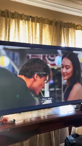 THE WAY HE LOOKS AT HER 🤭  #thesummeriturnedpretty #conniebaby #bonrad #jennyhan 