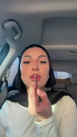 @Charlotte Tilbury “hot gossip” @Benefit Cosmetics “benetint” #lipcombo #makeuptutorial #arabhijabi #ArabTikTok #summerlipcombo #fypシ #grwm 