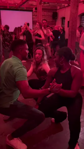 Another #bachatrio - this time in Prague 💃🏾 #bachata #dance #foryoupage #fyp #bachatadance #bachatadancing #dancing #latindance #latin #trio #dancetrio #bachatadominica #dominicanbachata #prague #bachataeurope #danceforyoupage 