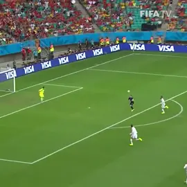 🇳🇱 The flying Dutchman! Happy Birthday to RVP. 🎂 #vanpersie #robinvanpersie #netherlands #header #flyingdutchman #worldcupgoals 