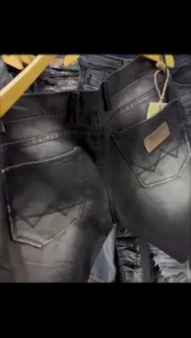 Jeans Pendek Ripped Ringkel Mc Wiscer terbaru🤩#original #celanapria #tampilkeren #wiscer#tiktokviral #fyp #minangtiktok #TikTokFashion #fypdongggggggg #jakarta #fyppppppppppppppppppppppp 
