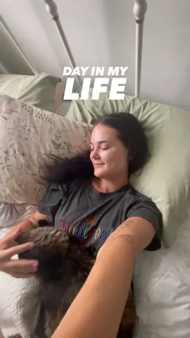 day in my life! lmk if you more of these long-form vlogs :-) (full video ~7 minutes)