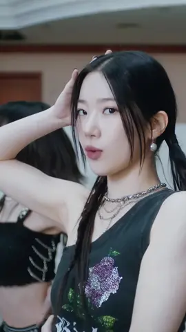 I'm a mess mess mess LE SSERAFIM 르세라핌 ‘Eve, Psyche & The Bluebeard's wife’ MV #LE_SSERAFIM #르세라핌 #UNFORGIVEN #이브_프시케_그리고_푸른수염의아내 #Eve_Psyche_and_The_Bluebeardswife