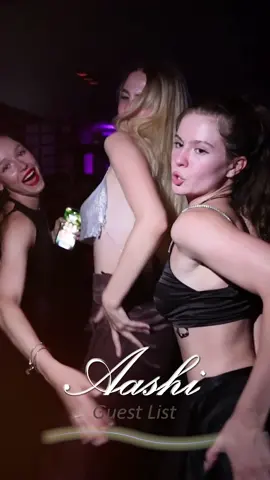 every night free party with Aashi List follow on IG @aashilist #endlessportraits #aashilist #barcelonaparties #barcelonaclubbing #barcelonanightlife 