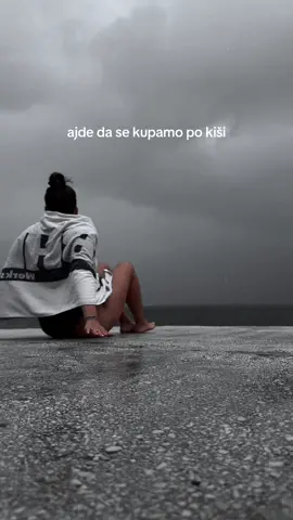 oduvek me je više privlačila ludost nego lepota 🌧️ #rainysummerday #montenegro #prčanj #ljetnjekise #balkan #fy 