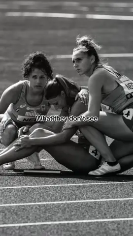 Posting this cause I think it’s important to show you that being a professional athlete isn’t always fun & games 💓 Injuries, disappointing results,  heavy training session etc are all part of the journey BUT can be very tough both mentally and physically.  Don’t get me wrong I absolutely love being an athlete and there are way more positives than negatives. But as I said, I do think it’s important to show you this side as well 🫶🏼 #sports #sport #MentalHealth #athlete #track #trackandfield #athletics #Running 