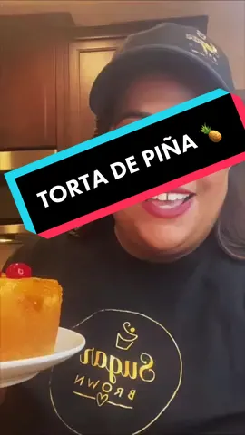 Aqui les dejo esta delicia! Torta de piña Perfecta!!!  ▪️1 1/2 taza de harina leudante  ▪️1 taza de azucar  ▪️113 grs de mantequilla  ▪️1/2 taza jugo de piña ▪️2 huevos ▪️1 cdta de vainilla ▪️rodajas de piña  Caramelo: 30grs de mantequilla 90 gra de azucar 20 ml de jugo de piña Horno 350F 35-40 min  #tortadepiña #sugarbrownusa 