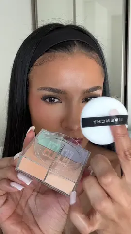 In my opnion, one of the best powders out there #magicdust #GivenchyPrismeLibre #PrismeLibre #Givenchymakeup #Givenchybeauty @Givenchy Beauty gifted 