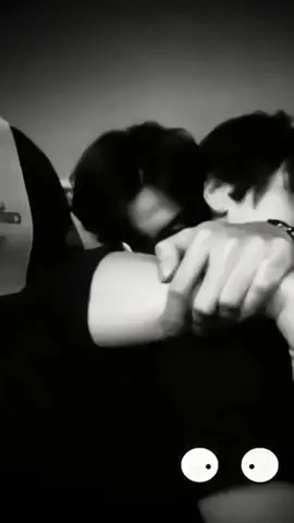 I think Joong loves to kiss his neck !?!€&?”)€; 😃😳 #dunknatachai #joongarchen #joongdunk #fyp 