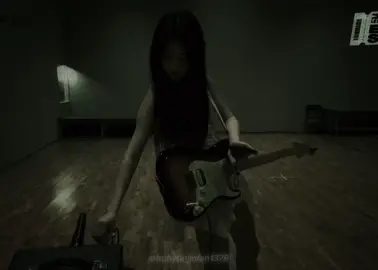 She actually studied how oji played at the concerts to learn guitar  #huhyunjin #playboicarti #lesserafim #chaewon #kazuha #sakura #eunchae #00pium 
