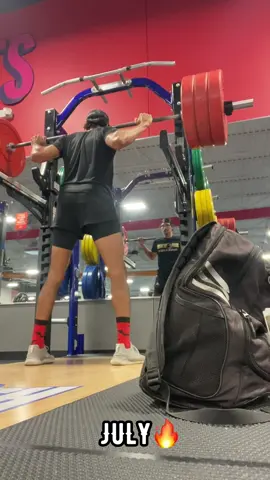 What a leg day with me looks like🧨🦵🏾 • I go heavy sometimes, but I don’t put on weight I can’t move fast… it’s all about reactive movements, control your power and exert it within’ all your movements😤 ON n OFF the track⚡️ • July was a long month, Summer is already ending and, I live fo this journey to expand my track n’ field goals🥇 • trackandfield #conditioning #endurance #weighttraining #sprinttraining #jumptraining #power #speed #maximumeffort #jumper #triplejump #hurdler #discipline #alwaysmoving #fitnessjourney #fitnessmotivation #hydrate #healthylifestyle #makemodel #physique #bloodsweatandtears #athlete #future #olympian #dontquit #neversettle #myjourneybackonthetrack #Lifestyle 