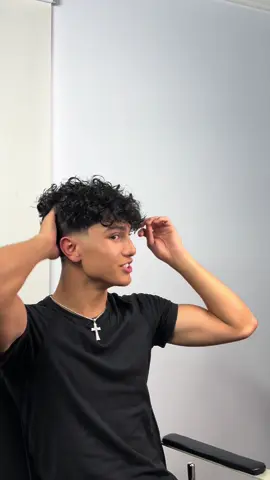 😳 #taper #barber #fypシ #transformation #hairstyle #zxycba #yyc #curlyhair #graduation 