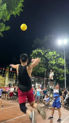 Ngoài nghiện gym ra thì cũng nghiện thêm bóng chuyền nữa :)))  #volleyball #bongchuyen #bongchuyenhoi #fyp #viral 