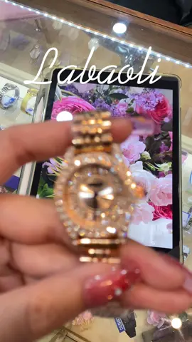 เพชรทั้งเรือน โครตหรู #นาฬิกาข้อมือ #jewelrybestgift #นาฬิกาแบรนด์แท้ #labaoli 