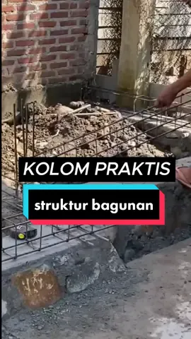 Kolom praktis dirancang untuk memberikan stabilitas struktural yang diperlukan untuk menjaga bangunan tetap aman dan kokoh. #kolompraktis #arsitektur #rumah #bangunan #material 
