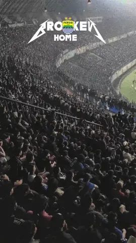sebelum Tiket di batasi dan di persulit oleh pak Tedy,Persib adalah satu-satunya club' dengan penonton selalu terbanyak bukan hanya basis suporter terbesar di Indonesia#persib #bobotoh #viking#persibbandung 