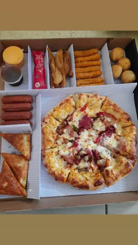 Dari kecil sampai sekarang masih favorit #pizzahutindonesia #bigboxphd 