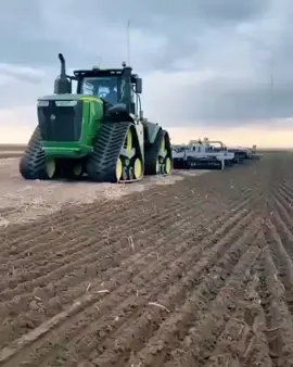 Tractor power #tractorpulling #johndeere #chinaagriculture0 #agriculture #americanagriculture #tractor 